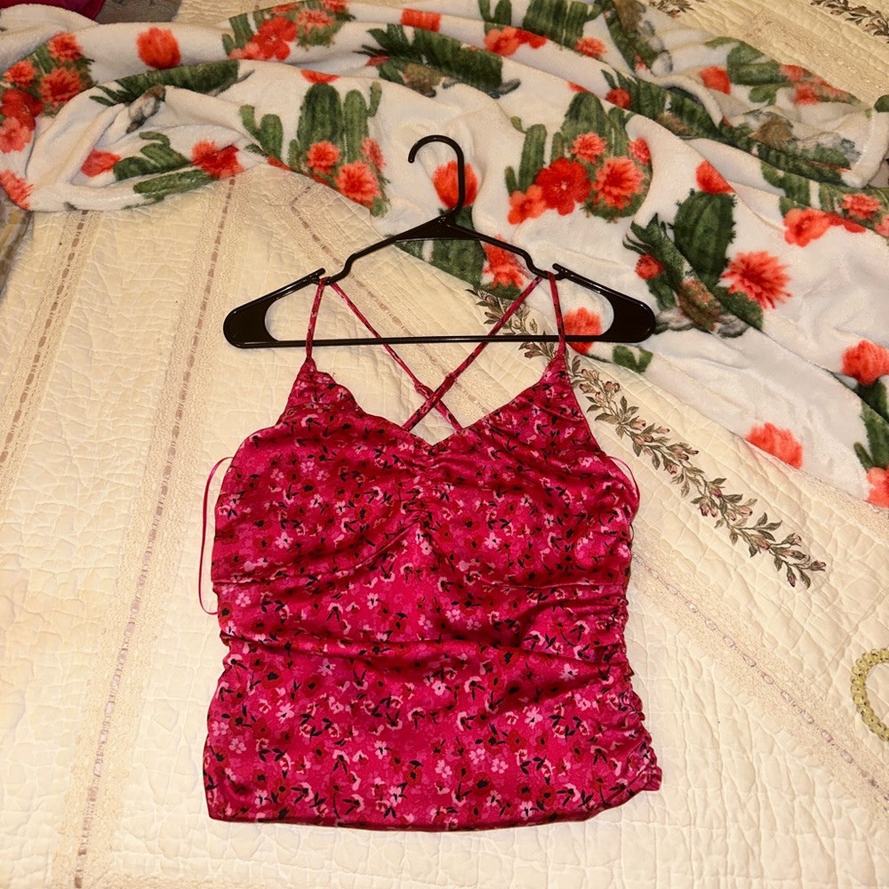 Zoya Floral Ruched Cami - Picture 7 of 9